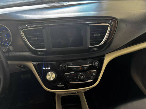 2020 Chrysler Voyager LXi