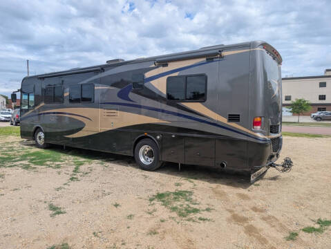 2005 Freightliner MH Chassis