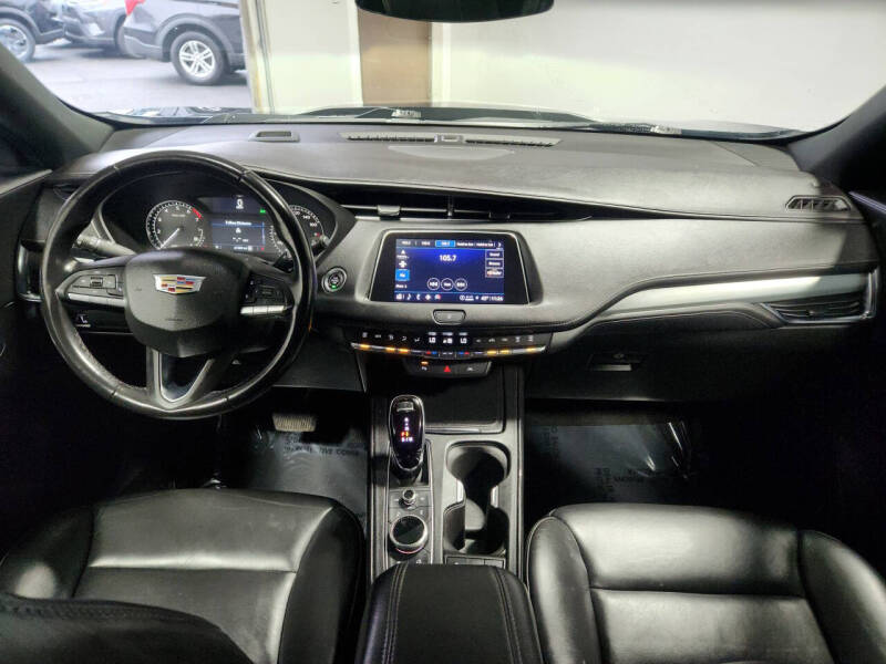 2023 Cadillac XT4 Premium Luxury