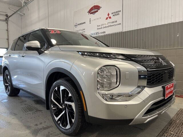 2023 Mitsubishi Outlander SE