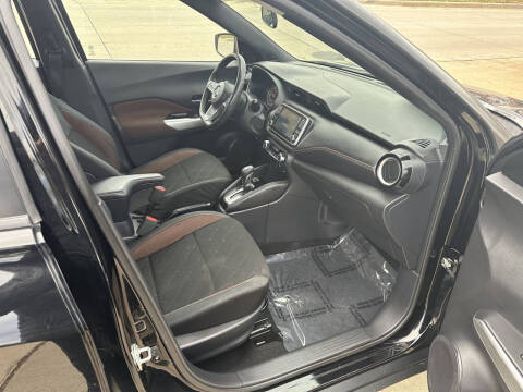 2020 Nissan Kicks SR