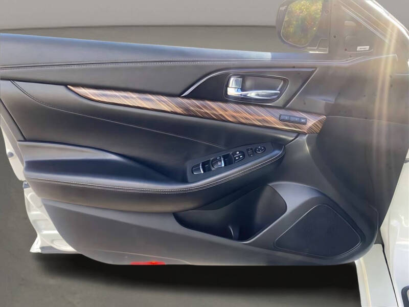 2017 Nissan Maxima Platinum