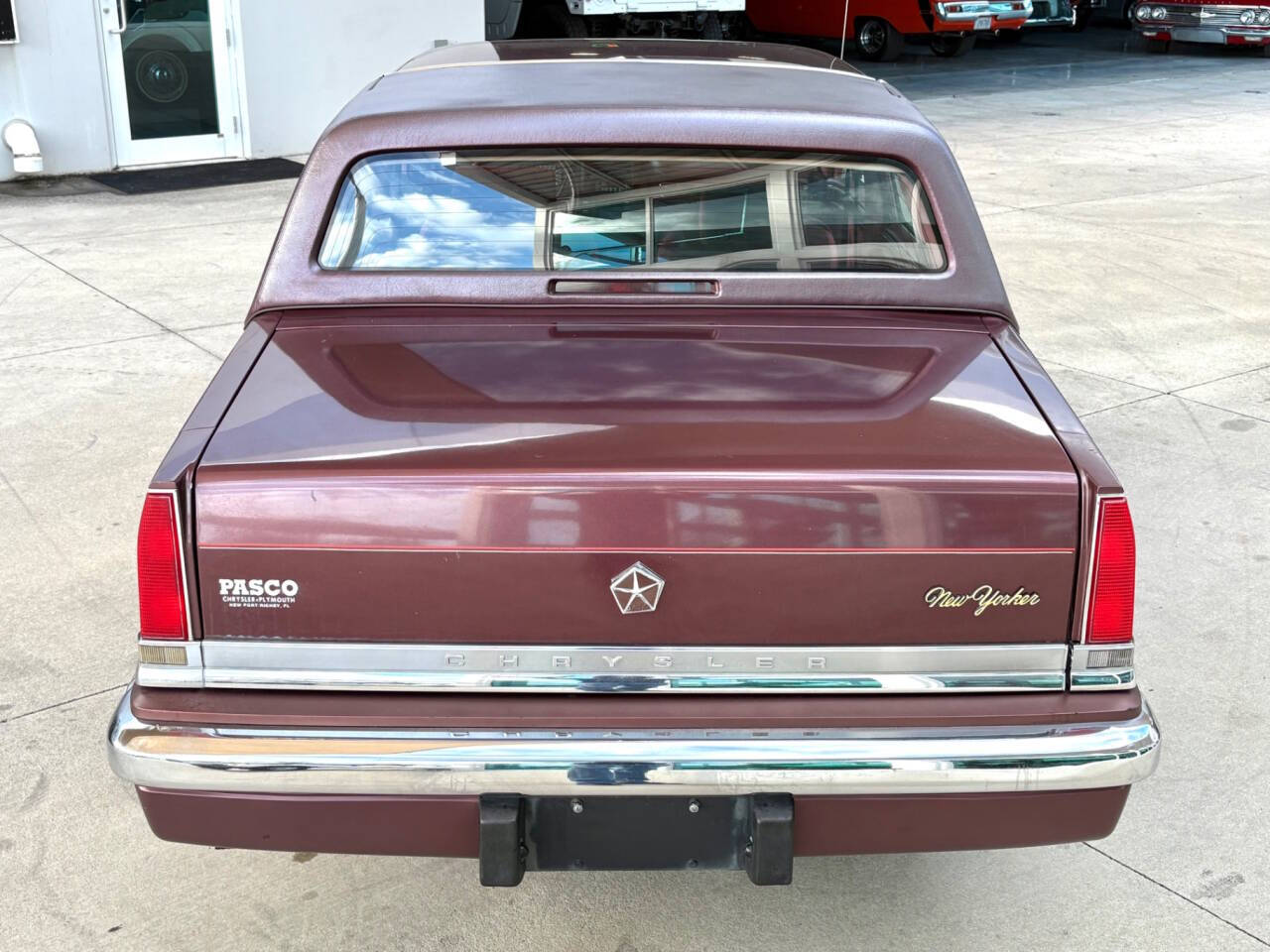 1990 Chrysler New Yorker 8