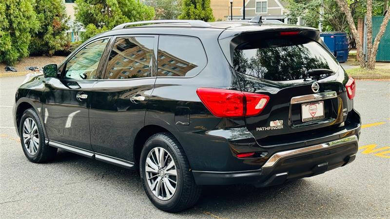 2019 Nissan Pathfinder SL