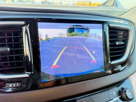 2017 Chrysler Pacifica Touring-L Plus