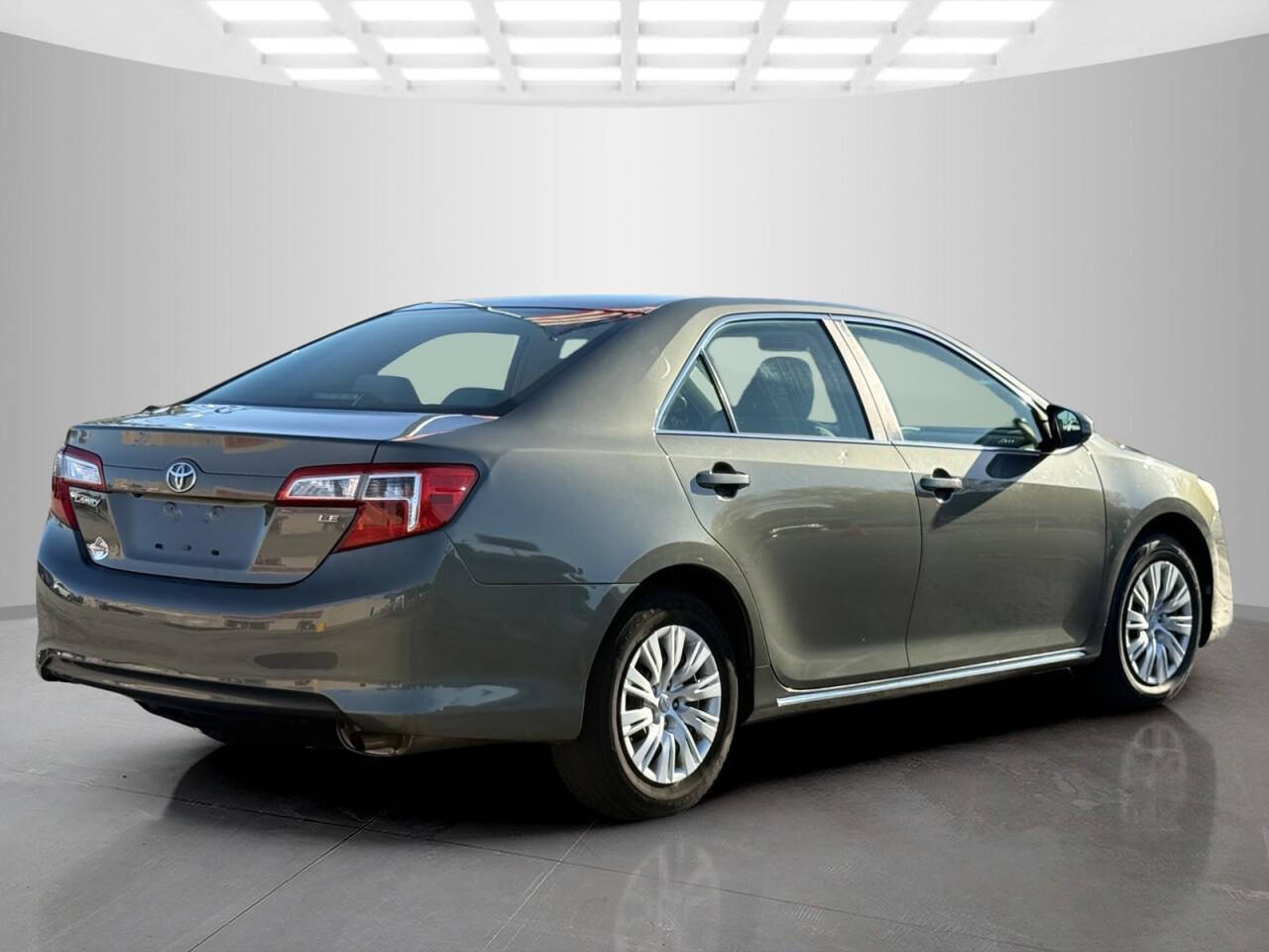 2014 Toyota Camry for sale at Used Cars Toledo in Oregon, OH