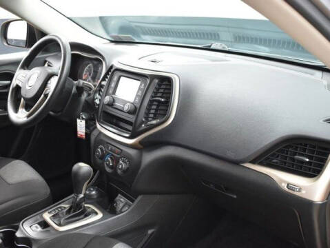 2015 Jeep Cherokee Sport