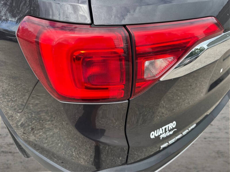 2018 GMC Acadia SLE-2