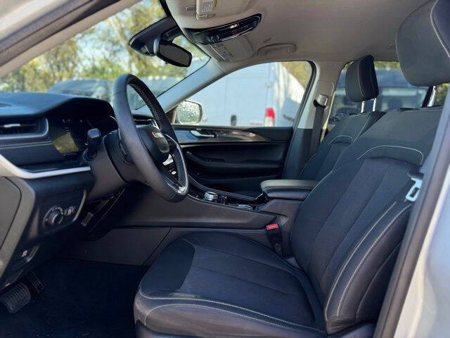 2023 Jeep Grand Cherokee Laredo