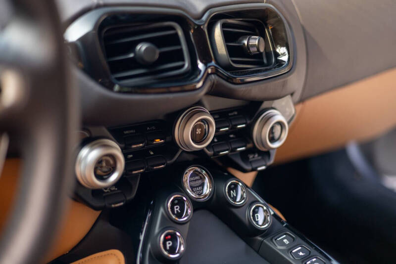 2023 Aston Martin Vantage