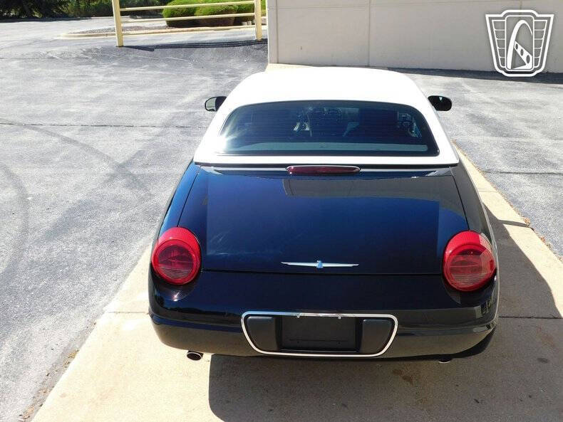 2002 Ford Thunderbird Deluxe