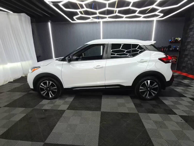 2020 Nissan Kicks SR