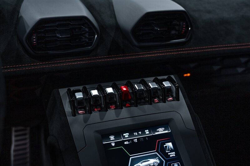 2022 Lamborghini Huracan STO