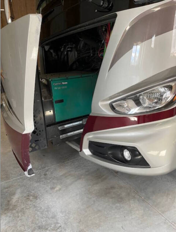 2017 Tiffin Phaeton 40AH