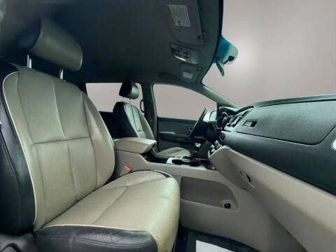 2017 Kia Sedona LX