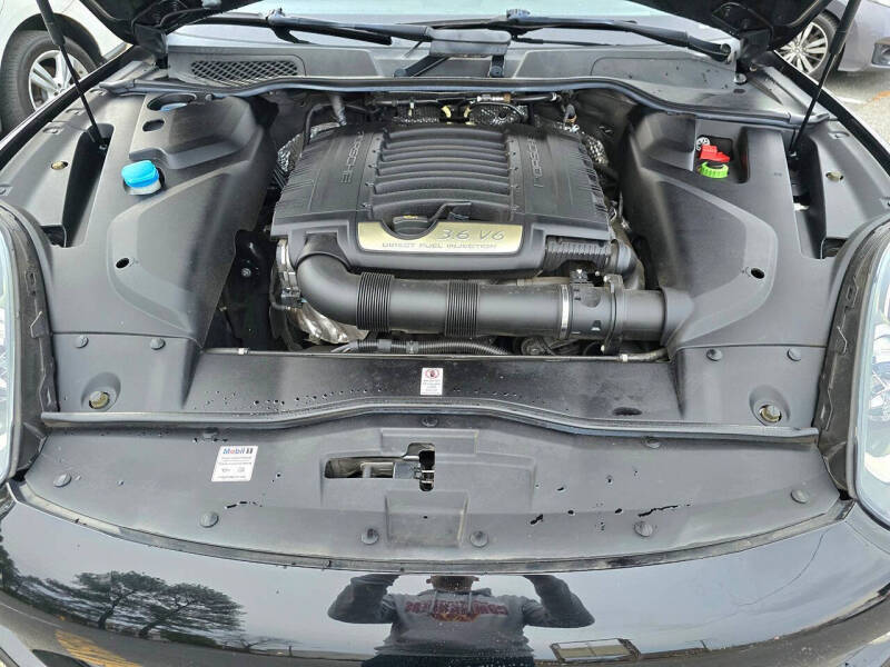 2017 Porsche Cayenne Platinum Edition