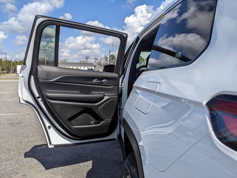 2026 Jeep Grand Cherokee L Laredo