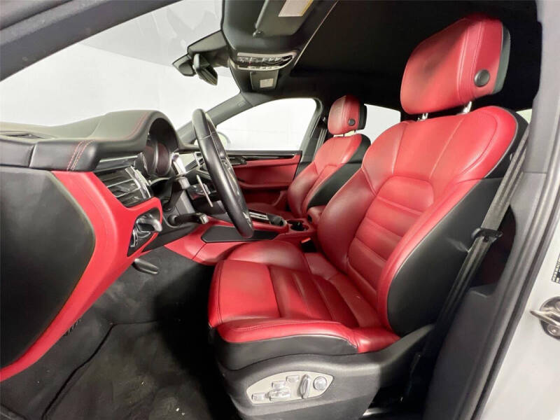 2023 Porsche Macan S