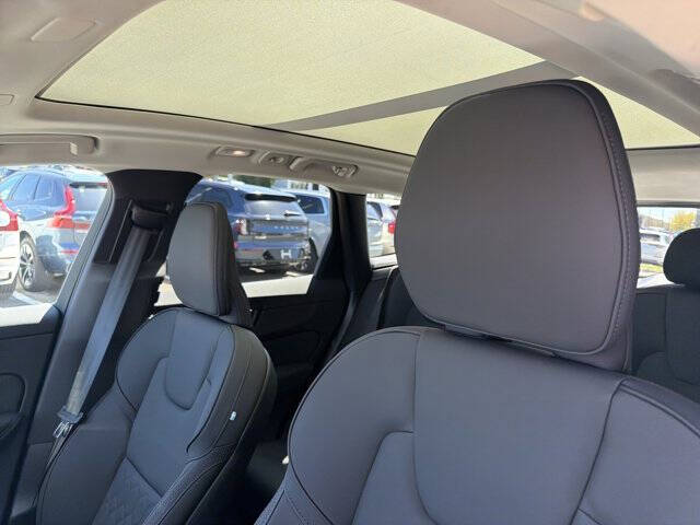2026 Volvo XC60 B5 Core