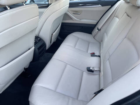 2012 BMW 5 Series 528i xDrive