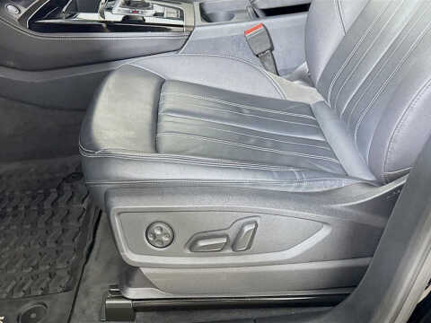 2023 Audi Q5 quattro Premium Plus 40 TFSI