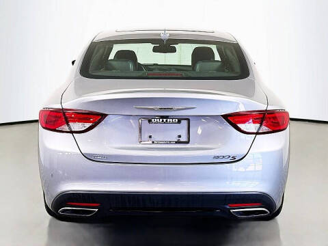 2016 Chrysler 200 S