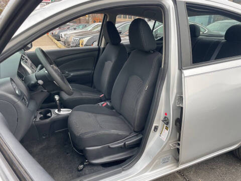 2016 Nissan Versa 1.6 SV