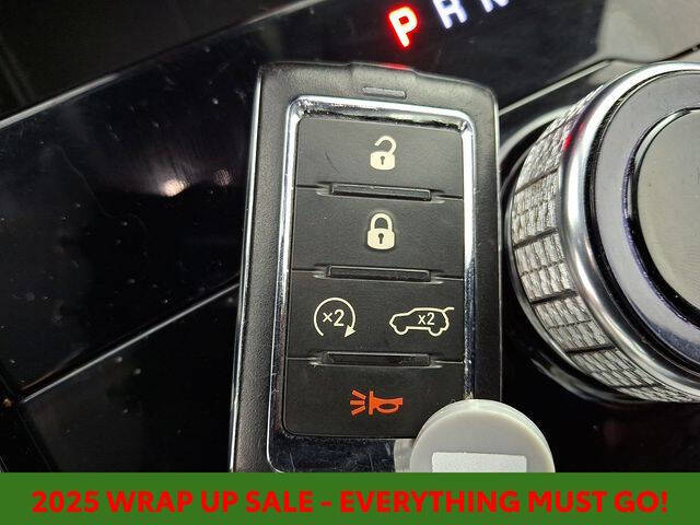 2022 Jeep Grand Cherokee L Laredo