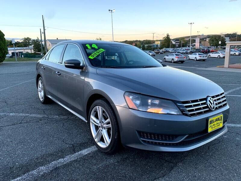 2014 Volkswagen Passat for sale at Reliable Auto Sales in Dumfries VA