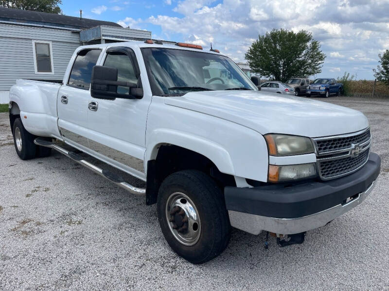 2005 Chevrolet Silverado 3500 for sale at City Star Auto in Tolono IL