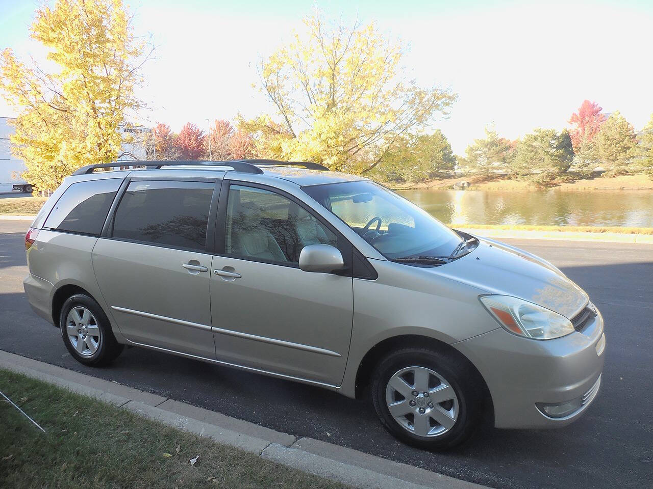 2004 Toyota Sienna for sale at Genuine Motors in Schaumburg, IL