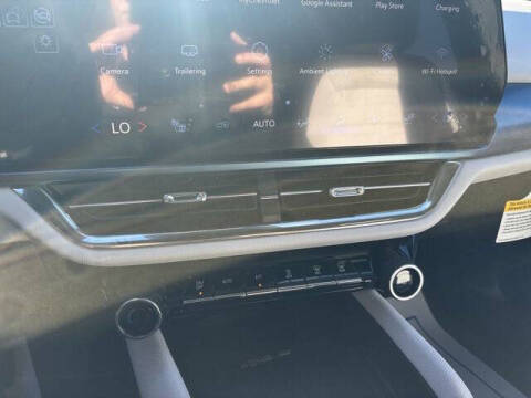 2026 Chevrolet Equinox EV LT 2