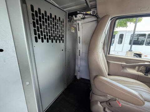 2023 Chevrolet Express 3500
