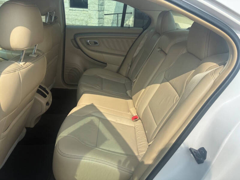 2015 Ford Taurus SEL