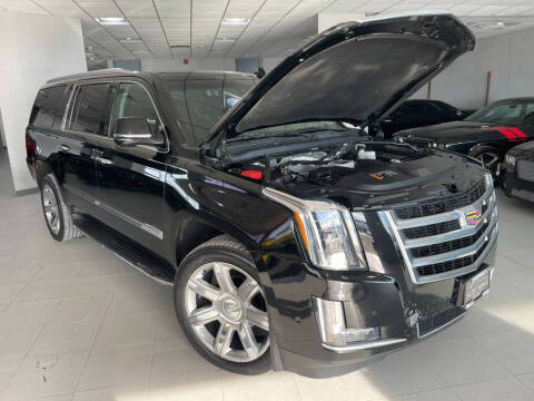 2018 Cadillac Escalade ESV Luxury