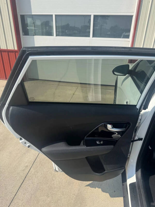 2022 Kia Niro Plug-In Hybrid LXS