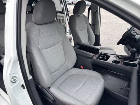 2022 Toyota Sienna LE 8-Passenger