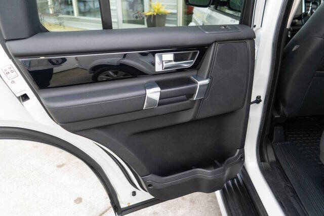2016 Land Rover LR4 26