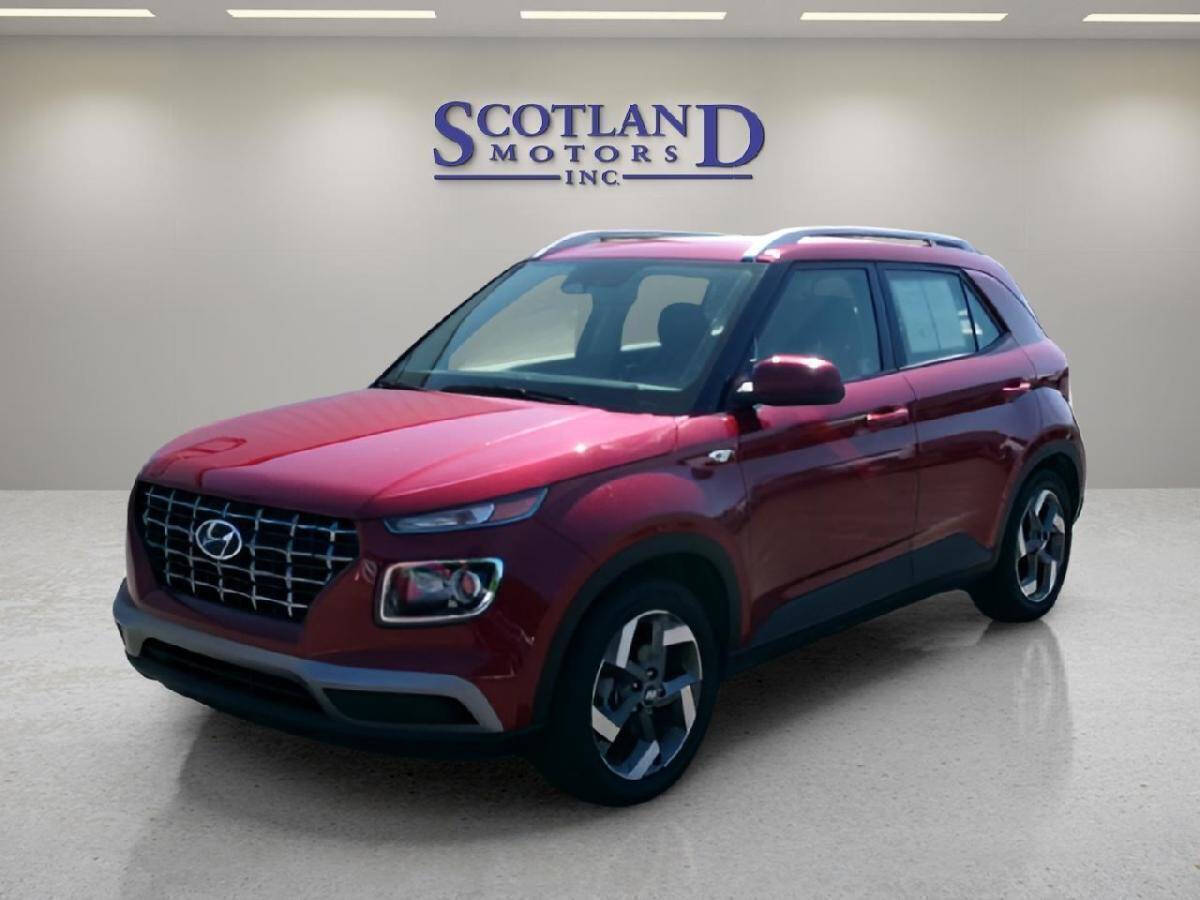 Red 2025 Hyundai VENUE SEL SEL 4dr Crossover 2