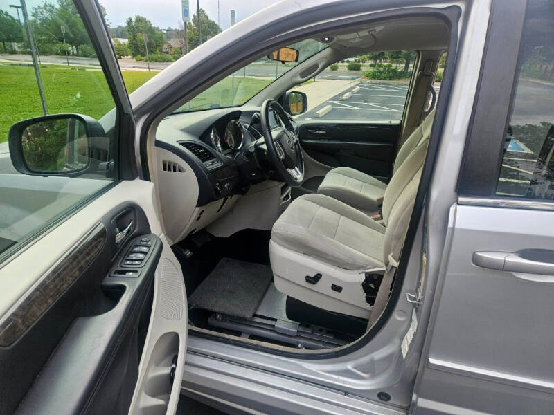 2011 Dodge Grand Caravan Crew