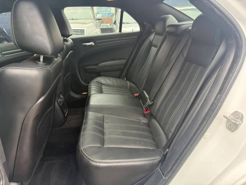 2016 Chrysler 300