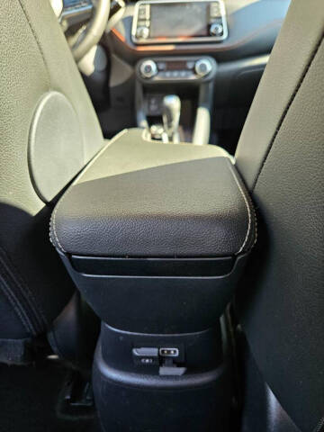 2020 Nissan Kicks SR