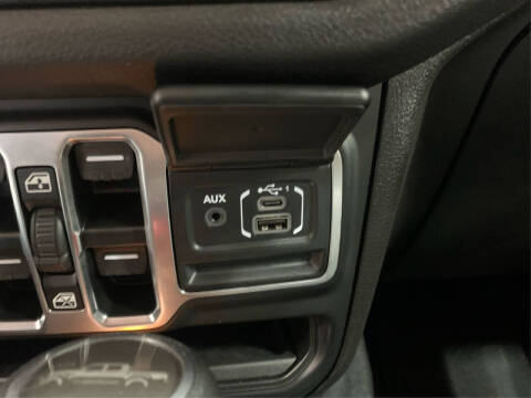 2025 Jeep Gladiator NightHawk