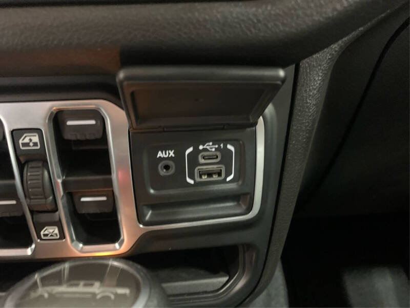 2025 Jeep Gladiator NightHawk