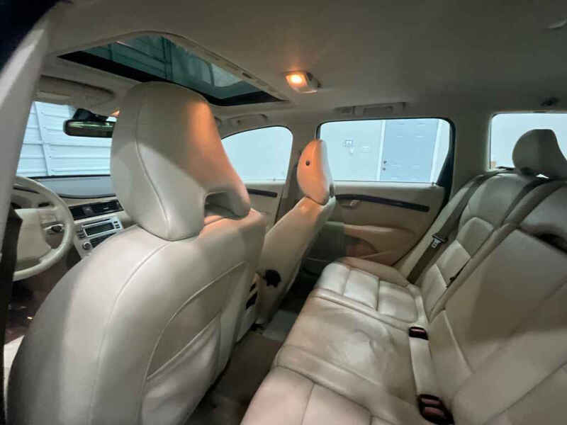 2008 Volvo V70 3.2