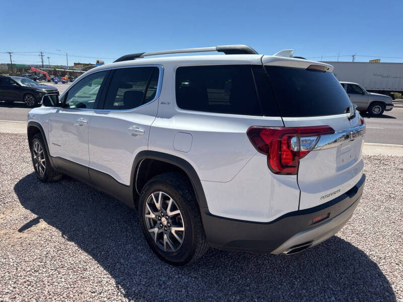 2023 GMC Acadia SLT