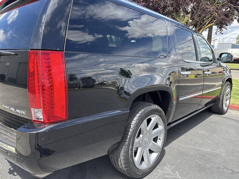 2011 Cadillac Escalade ESV Platinum Edition