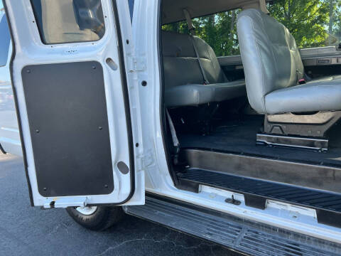 2009 Ford E-Series E-350 SD XLT