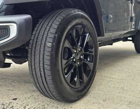 2025 Jeep Wrangler Sahara 4xe