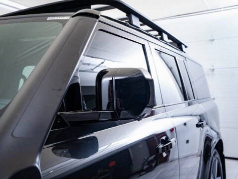 2024 Land Rover Defender 130 P400 Outbound